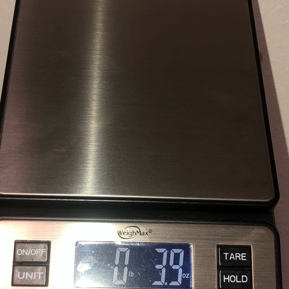 Digital postal scale. - Picture 3 of 4
